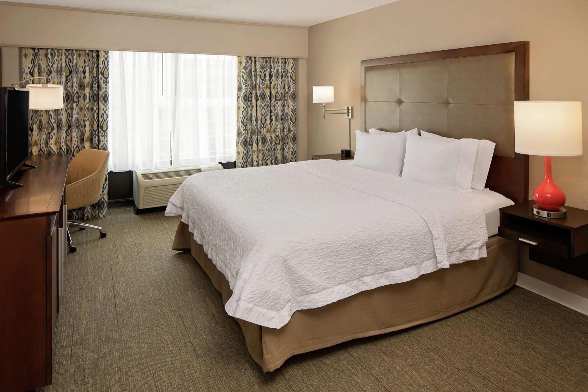 Hampton Inn Louisville Downtown Екстер'єр фото
