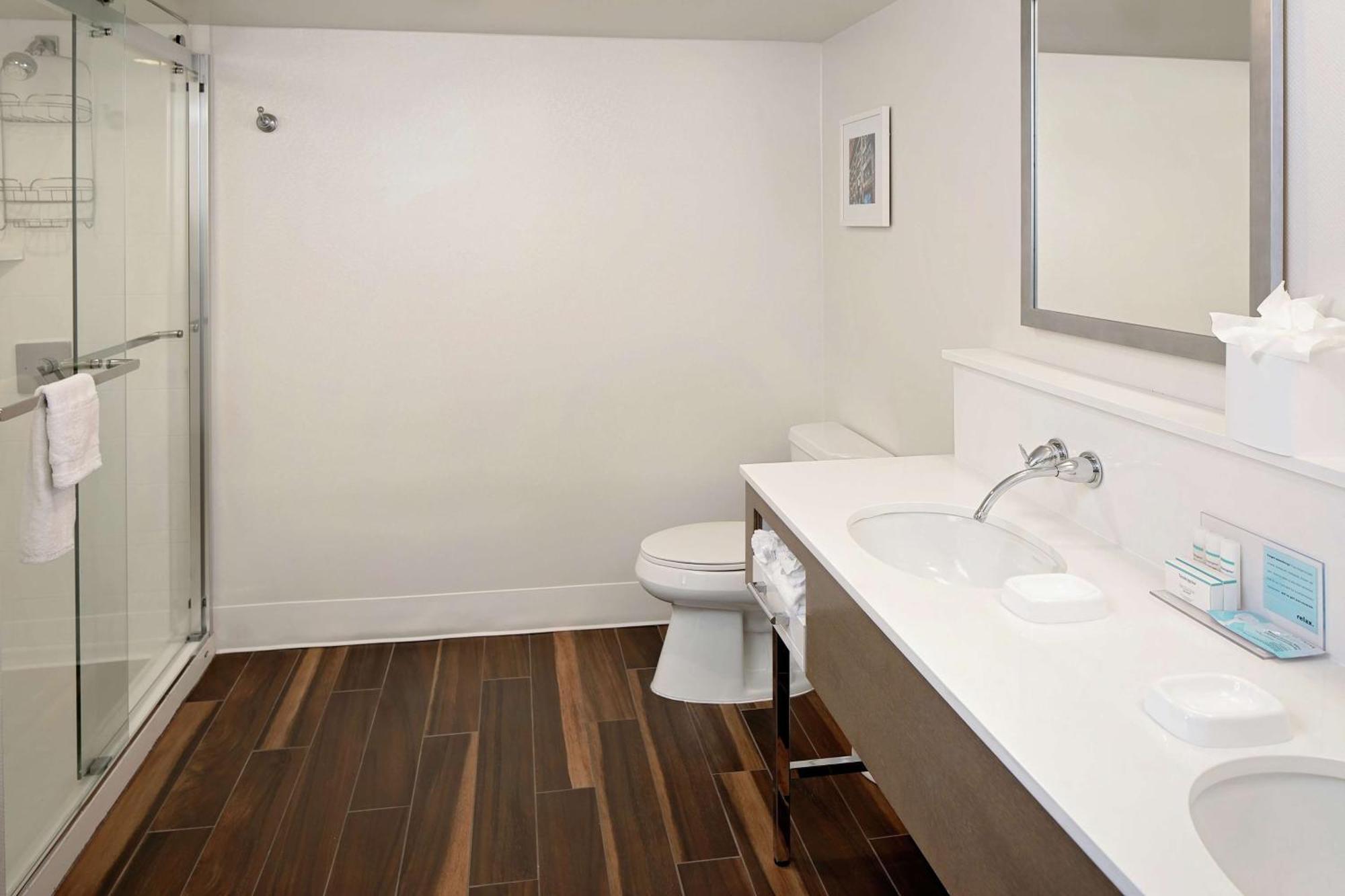 Hampton Inn Louisville Downtown Екстер'єр фото