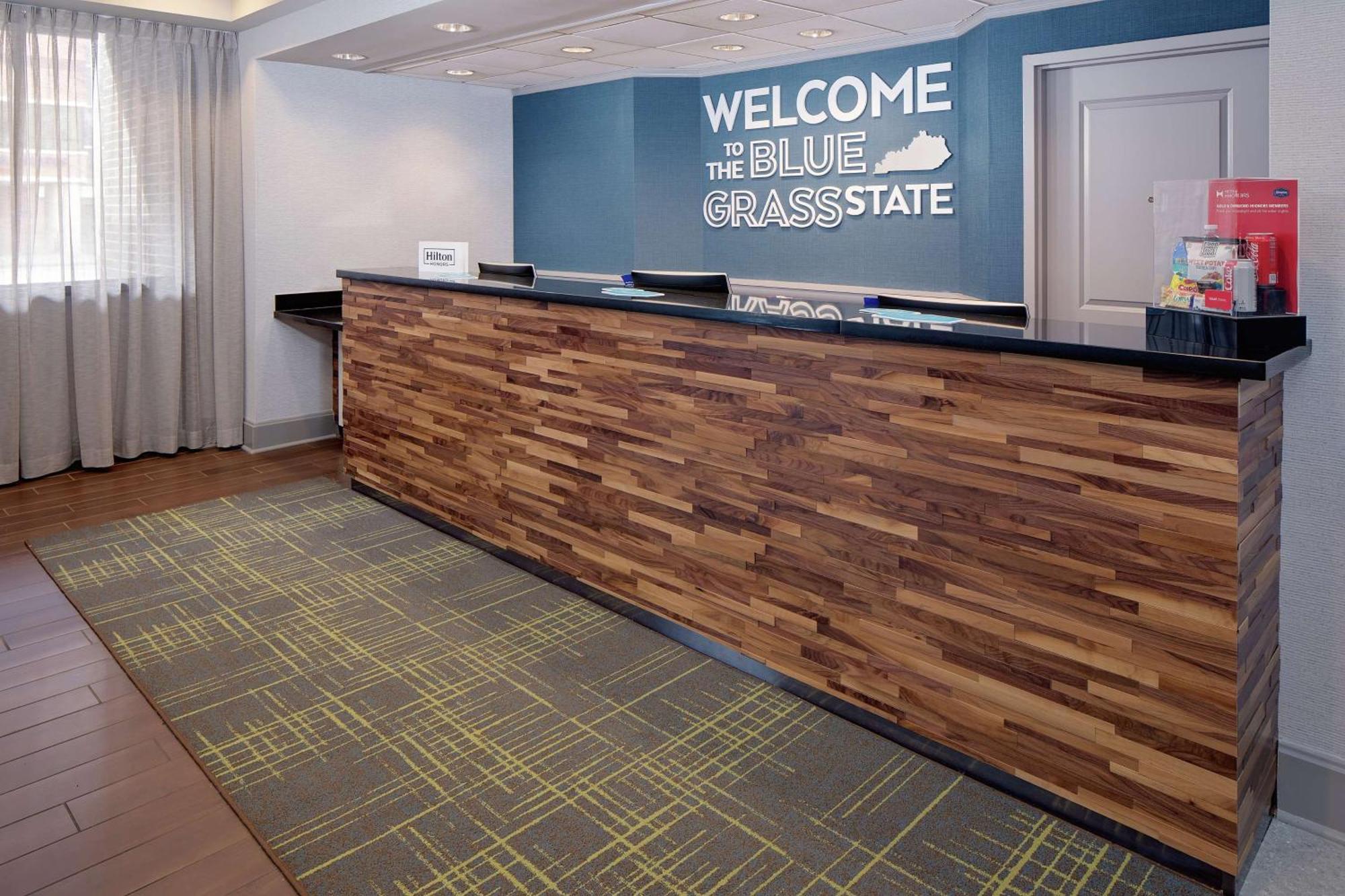 Hampton Inn Louisville Downtown Екстер'єр фото