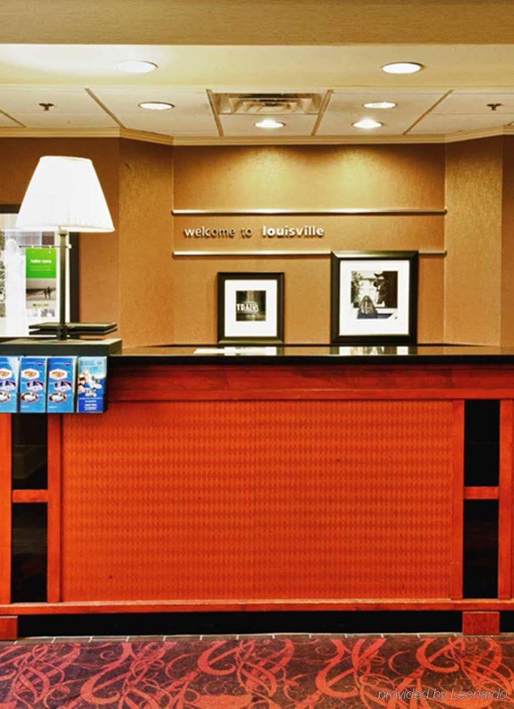 Hampton Inn Louisville Downtown Інтер'єр фото