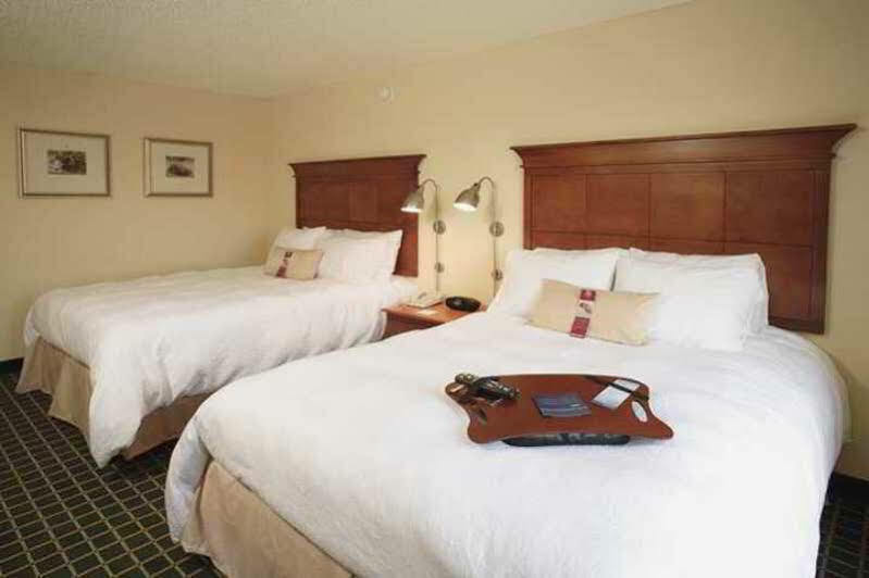 Hampton Inn Louisville Downtown Екстер'єр фото